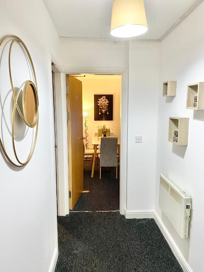 Unique View Of Anfield Stadium - Charming 2 Bedroom Apartment In Liverpool With Parking Esterno foto