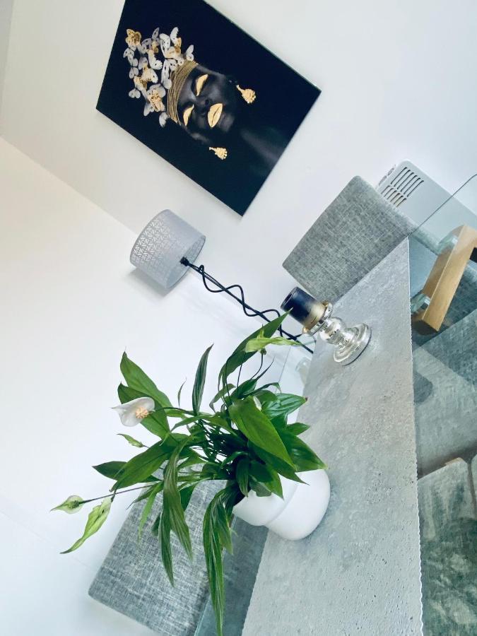 Unique View Of Anfield Stadium - Charming 2 Bedroom Apartment In Liverpool With Parking Esterno foto