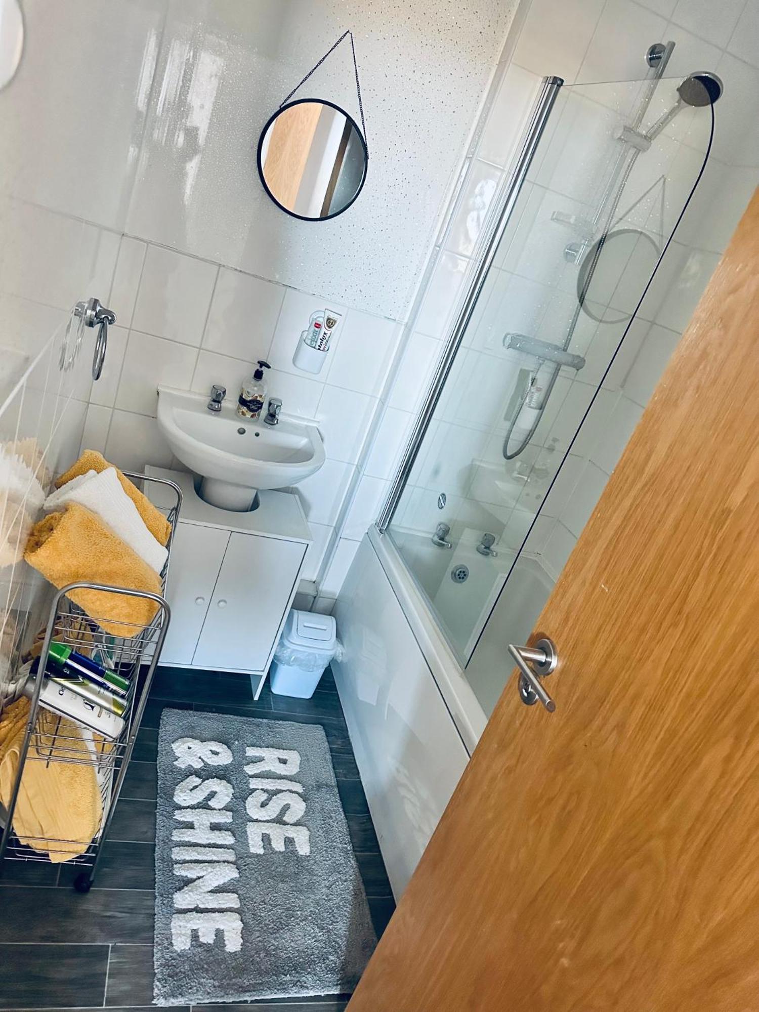 Unique View Of Anfield Stadium - Charming 2 Bedroom Apartment In Liverpool With Parking Esterno foto